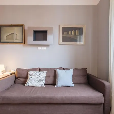 Elegance And Comfort In The Heart Of アパート